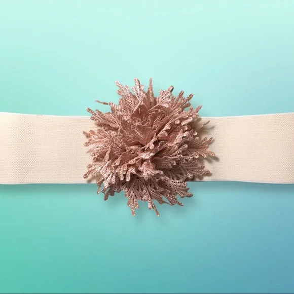 Authentic Vintage 80’s Wide Stretch Cinch Belt - Picture 2 of 13